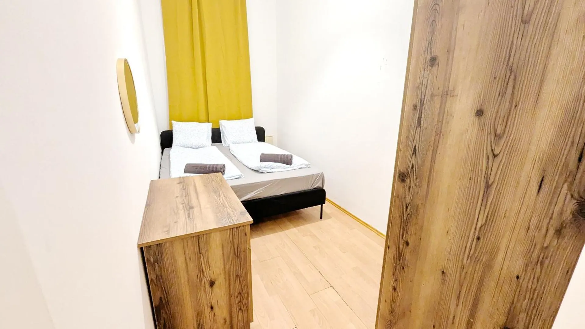 Spacious Rooms - 15 Min From Airport & City Center, 5 Min From Vienna Main-Bus Station Ez8 0*,  Austria