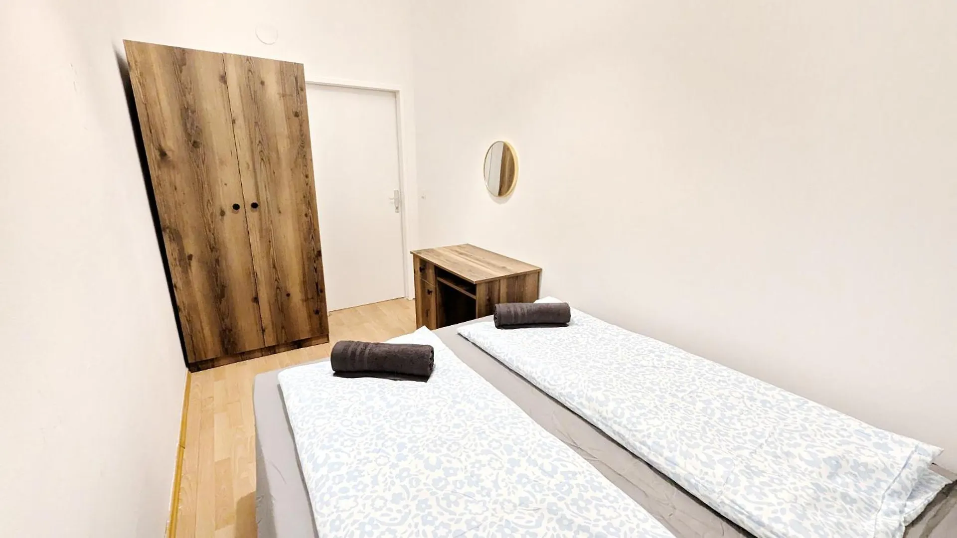 Spacious Rooms - 15 Min From Airport & City Center, 5 Min From Vienna Main-Bus Station Ez8 Austria