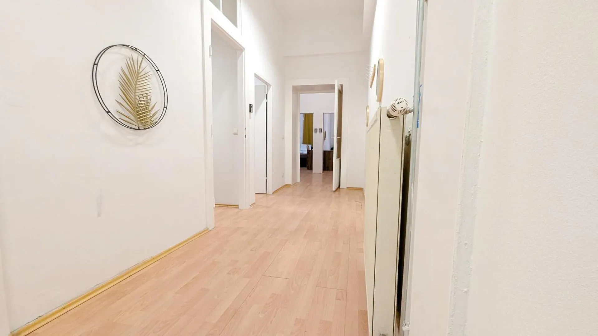 Spacious Rooms - 15 Min From Airport & City Center, 5 Min From Vienna Main-Bus Station Ez8
