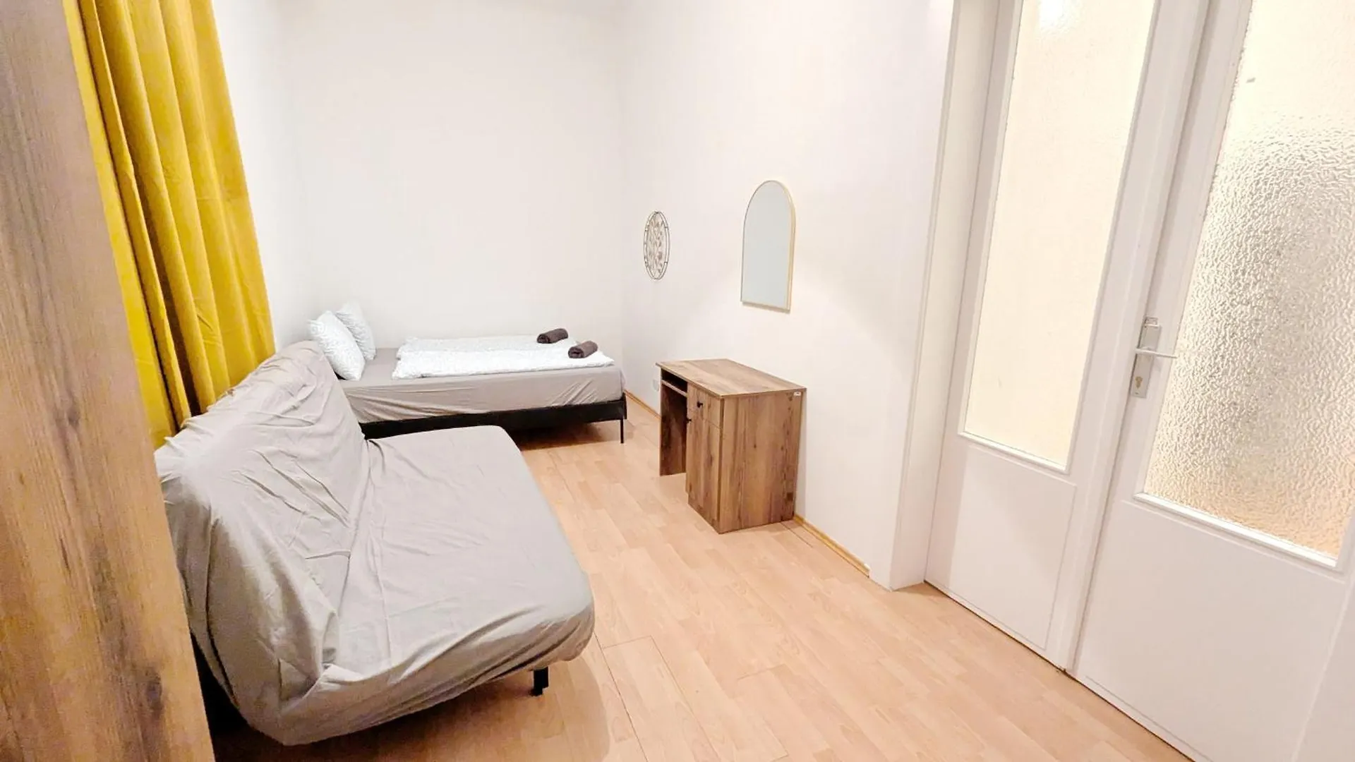Spacious Rooms - 15 Min From Airport & City Center, 5 Min From Vienna Main-Bus Station Ez8 Homestay