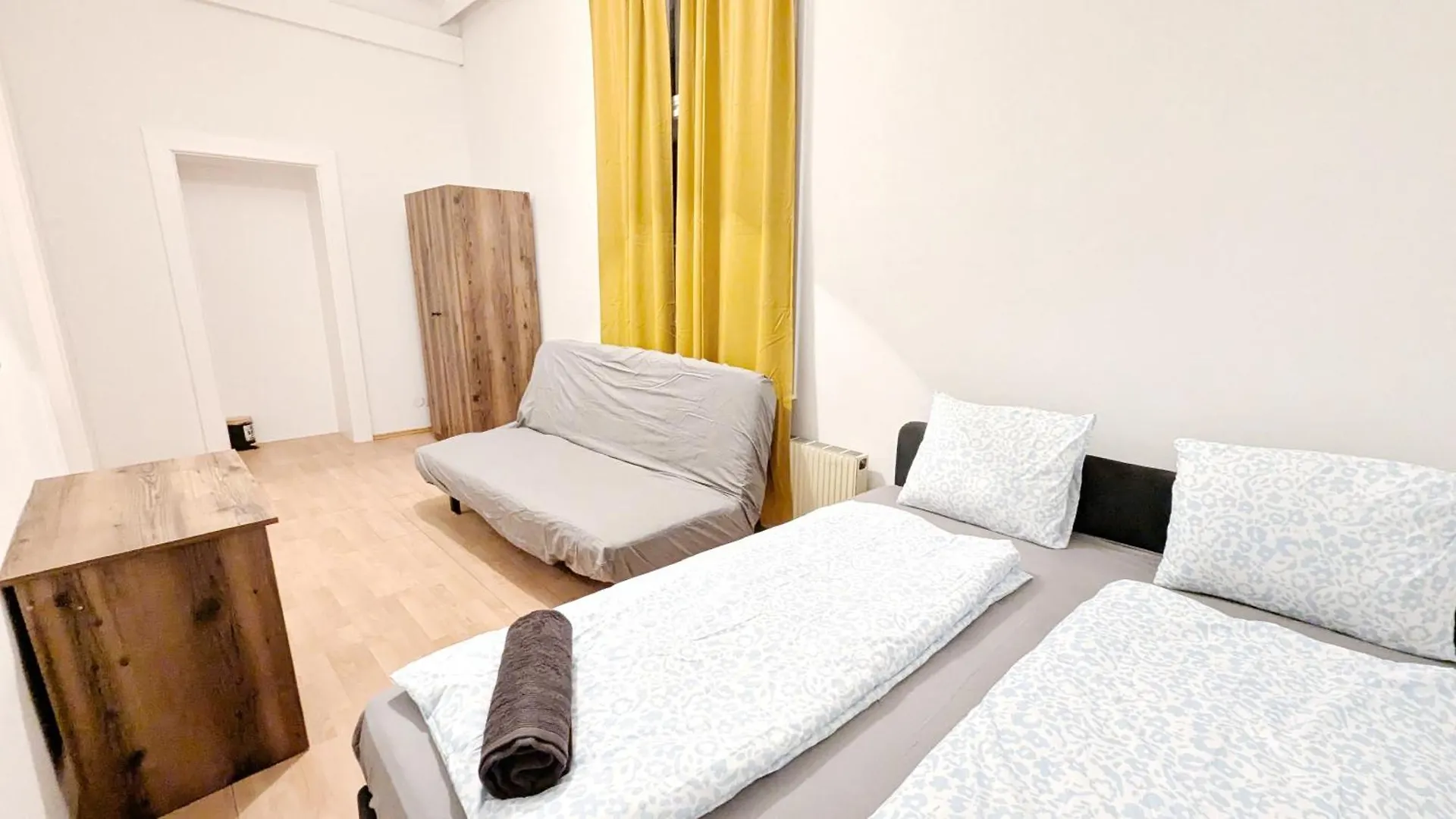 Spacious Rooms - 15 Min From Airport & City Center, 5 Min From Vienna Main-Bus Station Ez8